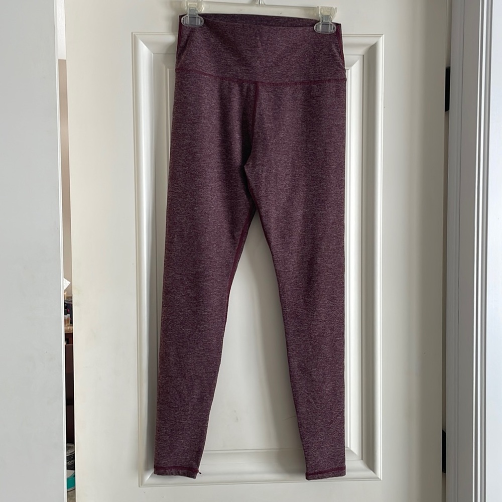 Yoga leggings, no tag inside